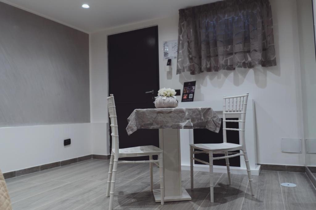 Dl Luxury B&B Naples Bilik gambar